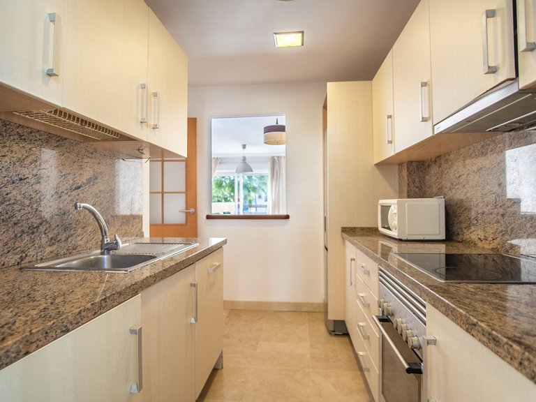 Apartment for Sale in New Golden Mile, Malaga 6