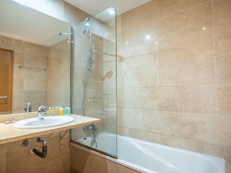 Apartment for Sale in New Golden Mile, Malaga 9