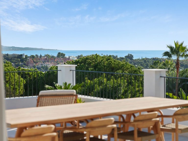 Villa for Sale in Nueva Andalucía, Malaga 13