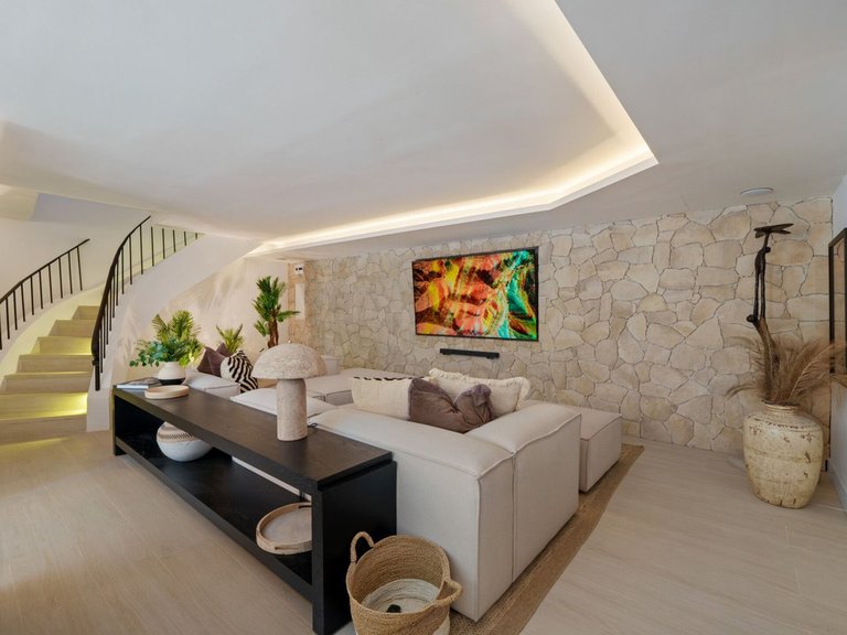 Villa for Sale in Nueva Andalucía, Malaga 29