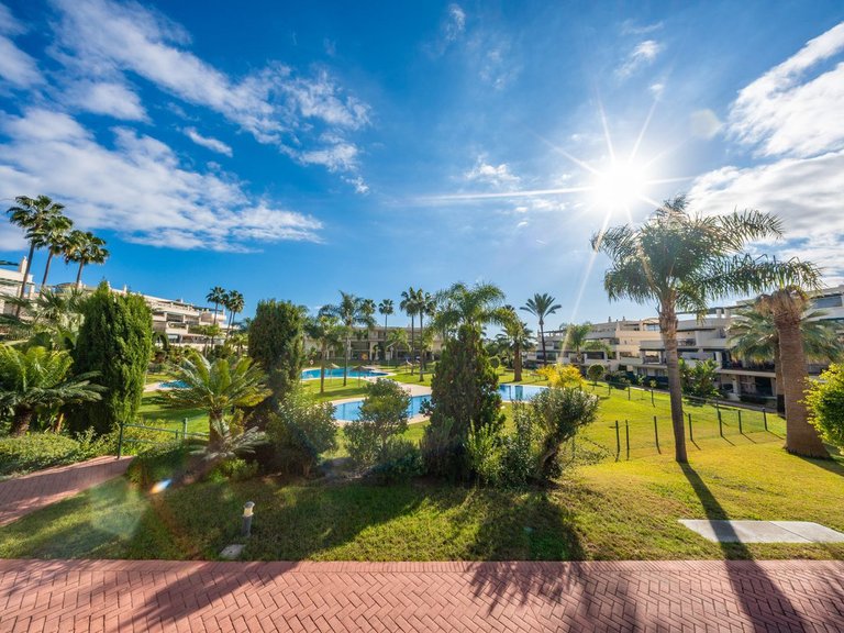 Apartment for Sale in Nueva Andalucía, Malaga 1
