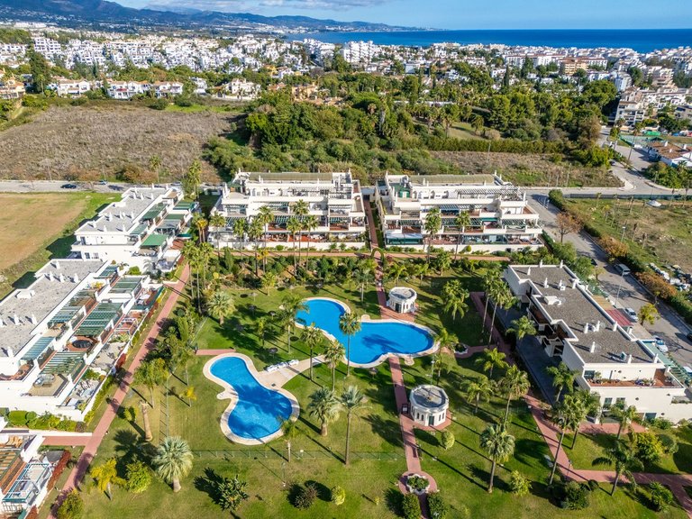 Apartment for Sale in Nueva Andalucía, Malaga 23