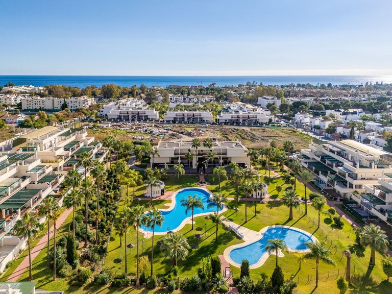 Apartment for Sale in Nueva Andalucía, Malaga 25