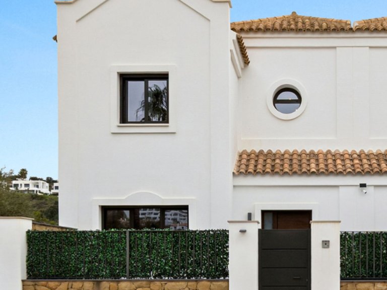Villa for Sale in La Cala De Mijas, Malaga 1