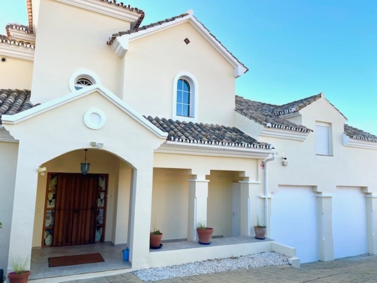Villa for Sale in Estepona, Malaga 38