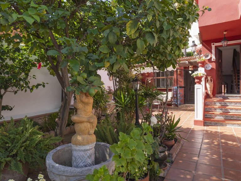 Villa for Sale in Cerrado De Calderón, Malaga 2