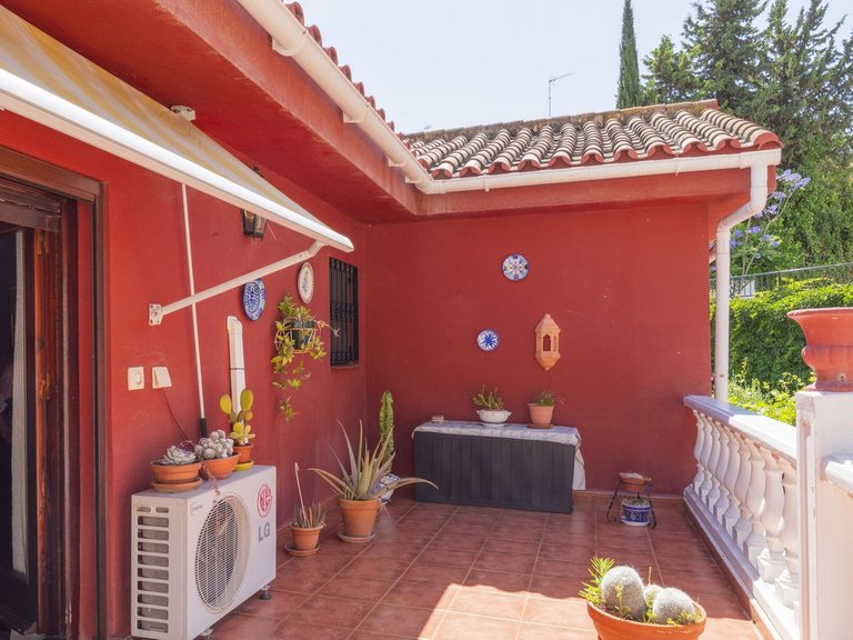 Villa for Sale in Cerrado De Calderón, Malaga 28