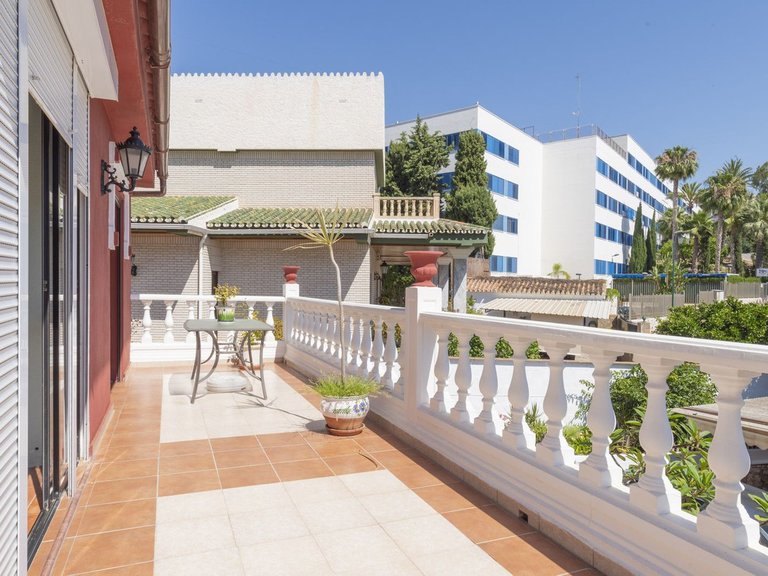 Villa for Sale in Cerrado De Calderón, Malaga 35