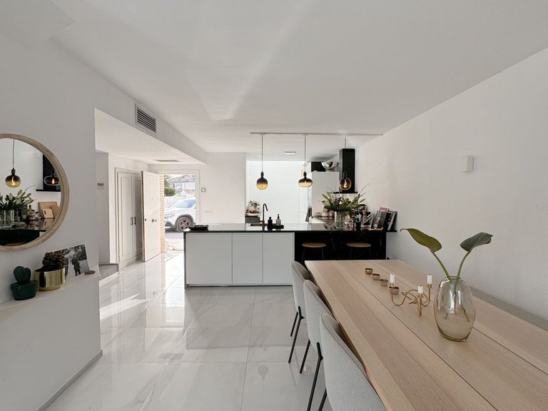 Villa for Sale in Nueva Andalucía, Malaga 1