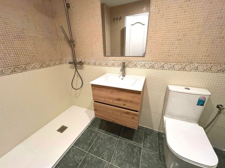 Apartment for Sale in Málaga, Malaga 12