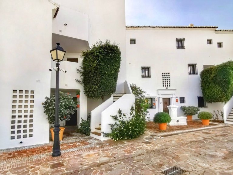 Apartment for Sale in Altos De Los Monteros, Malaga 11