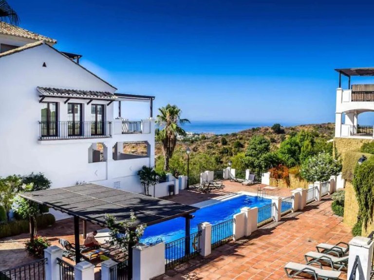 Apartment for Sale in Altos De Los Monteros, Malaga 7