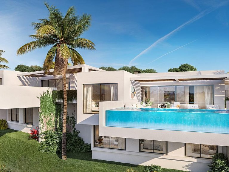 Villa for Sale in Benalmadena, Malaga 3