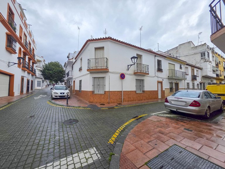 Villa for Sale in Estepona, Malaga 12