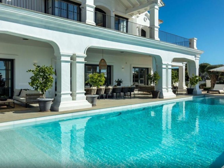 Villa for Sale in Benahavís, Malaga 11