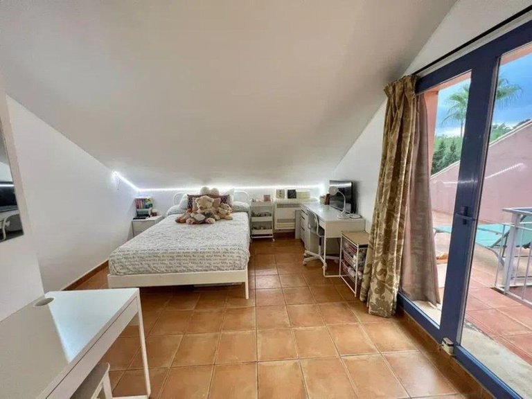 Villa for Sale in Nueva Andalucía, Malaga 14