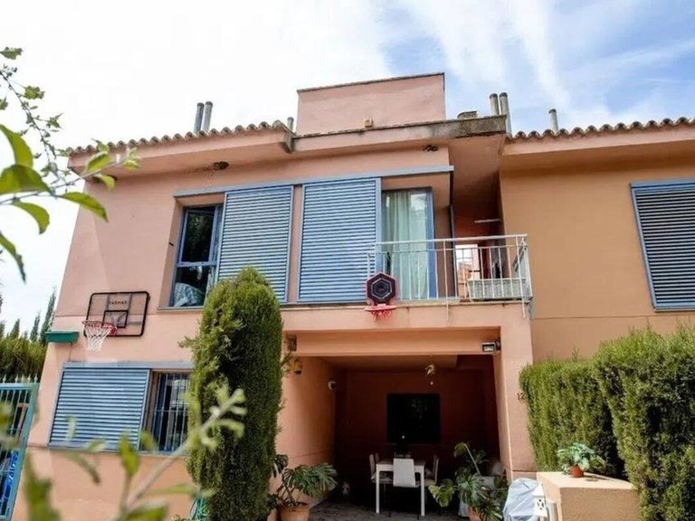 Villa for Sale in Nueva Andalucía, Malaga 28