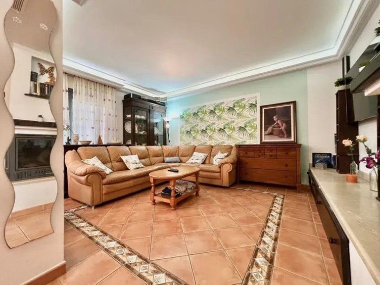 Villa for Sale in Nueva Andalucía, Malaga 4