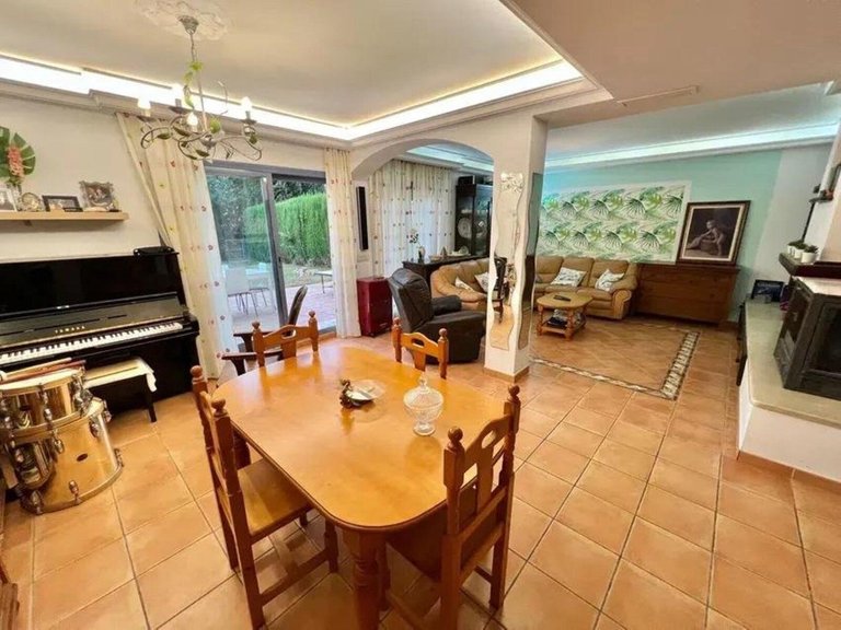 Villa for Sale in Nueva Andalucía, Malaga 5