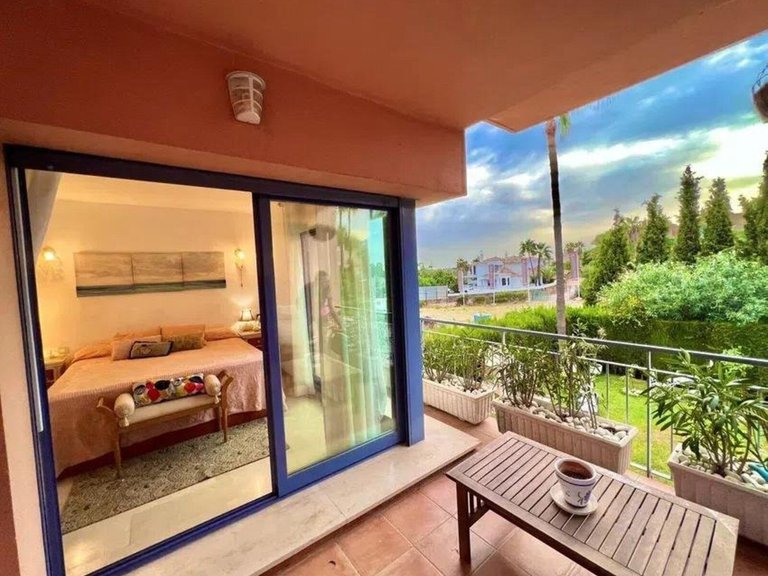 Villa for Sale in Nueva Andalucía, Malaga 9