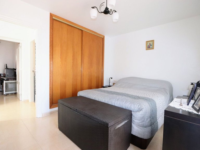 Villa for Sale in Villamartin, Alicante 14