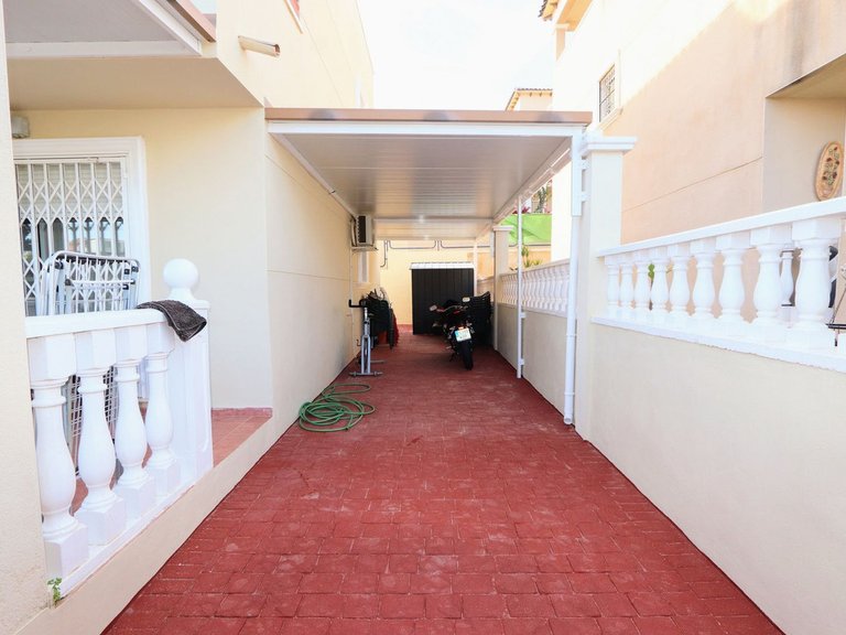 Villa for Sale in Villamartin, Alicante 28