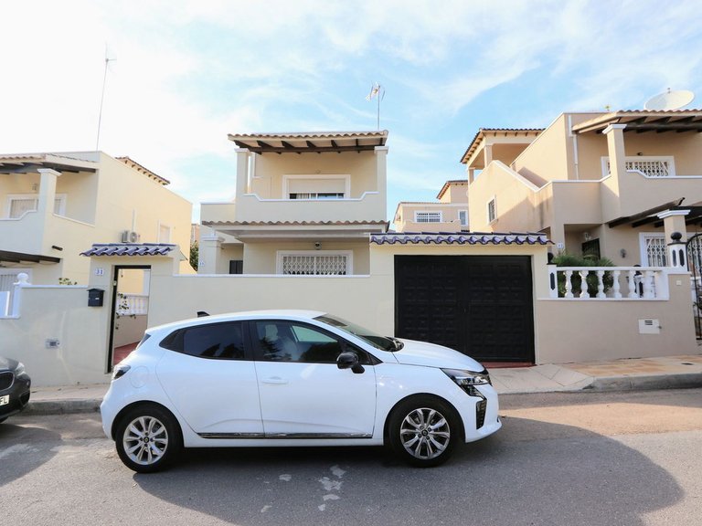 Villa for Sale in Villamartin, Alicante 33