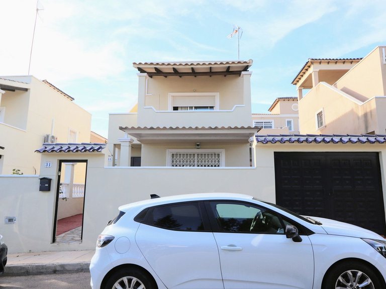 Villa for Sale in Villamartin, Alicante 35