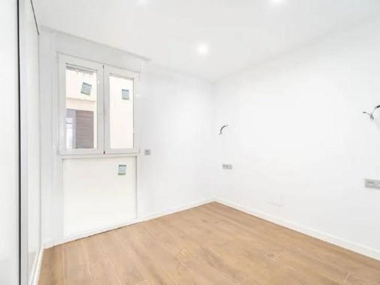 Apartment for Sale in Málaga Este, Malaga 17