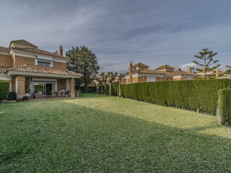 Villa for Sale in Santa Clara, Malaga 1