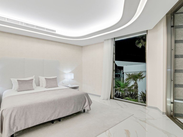 Villa for Sale in Marbella, Malaga 20