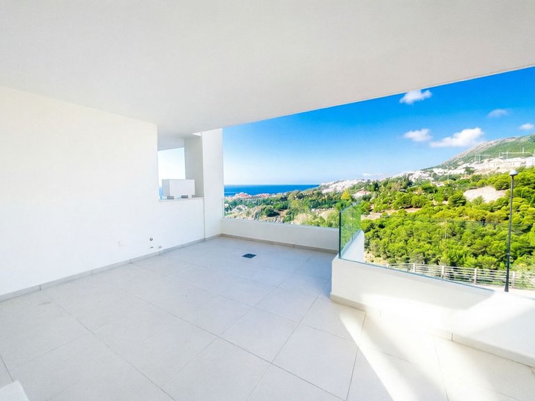 Apartment for Sale in Benalmadena, Malaga 6