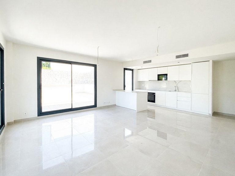 Apartment for Sale in Benalmadena, Malaga 7