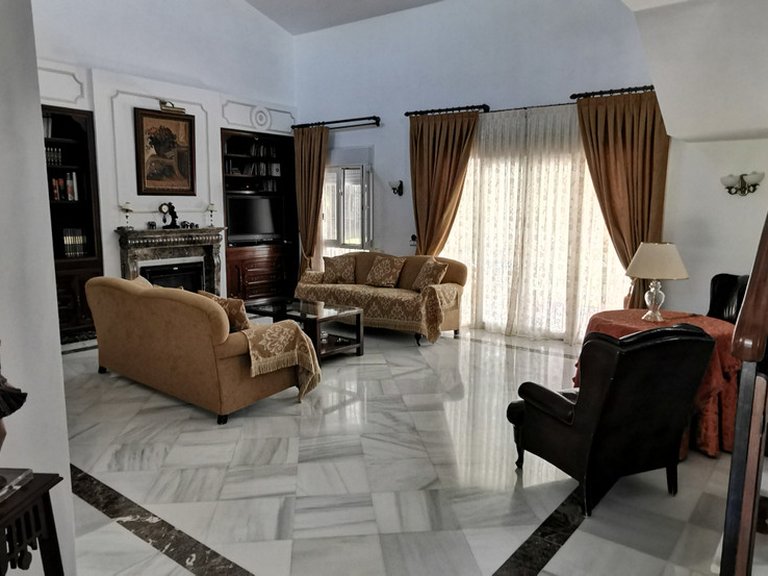 Villa for Sale in Estepona, Malaga 16