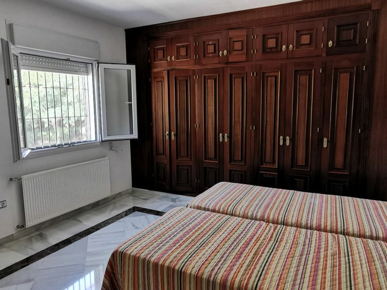 Villa for Sale in Estepona, Malaga 35