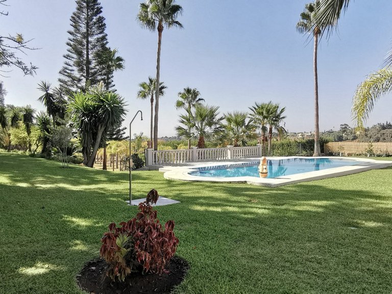 Villa for Sale in Estepona, Malaga 4