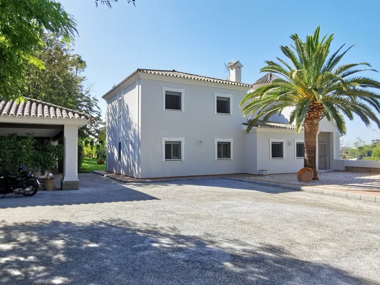 Villa for Sale in Estepona, Malaga 7