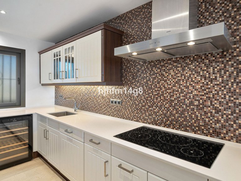 Apartment for Sale in Nueva Andalucía, Malaga 10