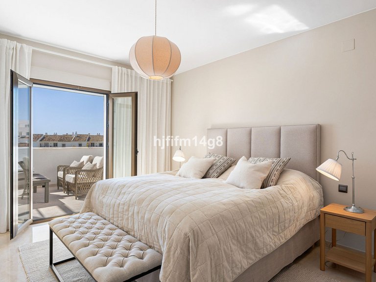Apartment for Sale in Nueva Andalucía, Malaga 11