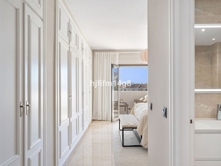Apartment for Sale in Nueva Andalucía, Malaga 13