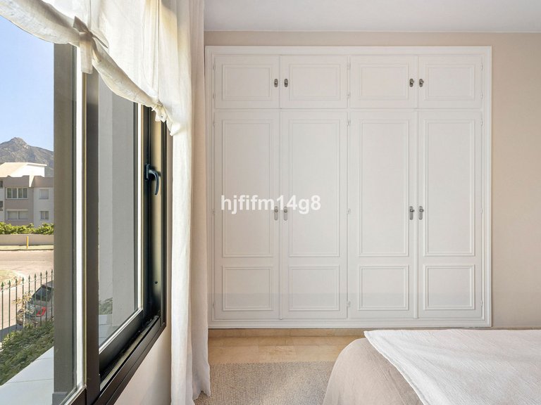 Apartment for Sale in Nueva Andalucía, Malaga 18