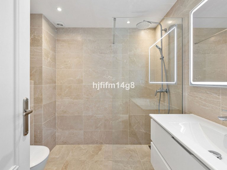 Apartment for Sale in Nueva Andalucía, Malaga 19
