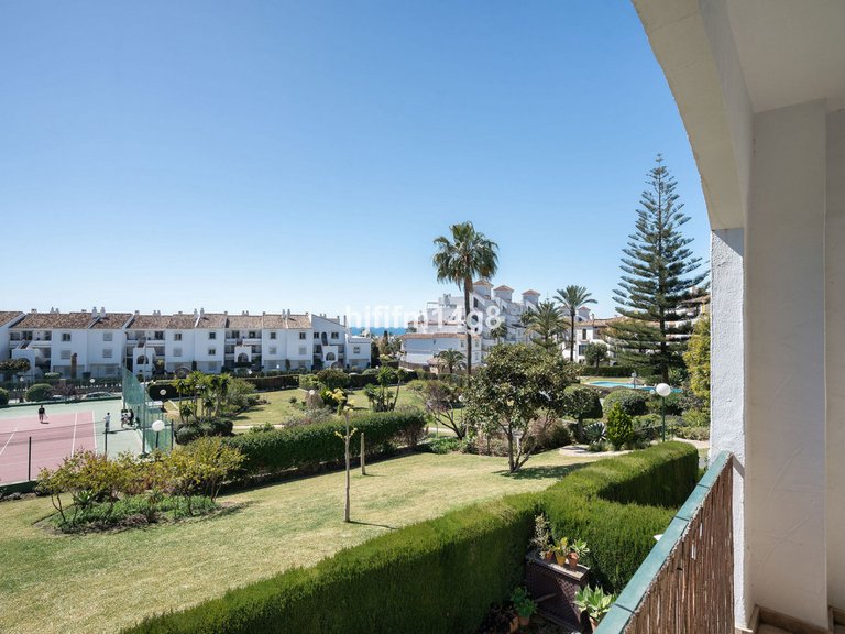 Apartment for Sale in Nueva Andalucía, Malaga 21