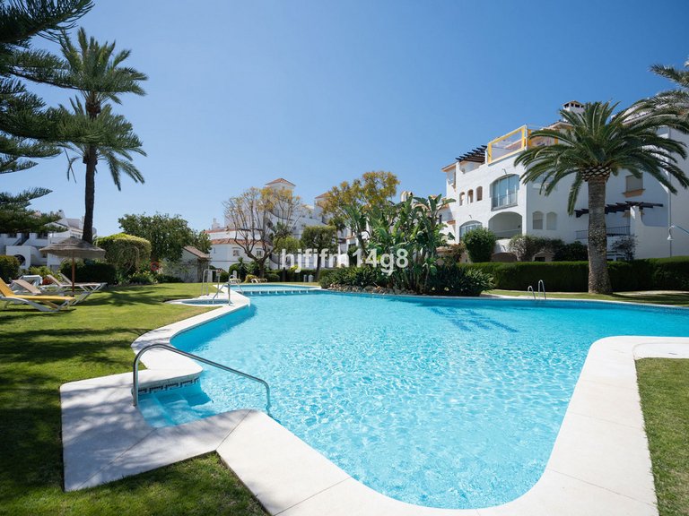 Apartment for Sale in Nueva Andalucía, Malaga 22