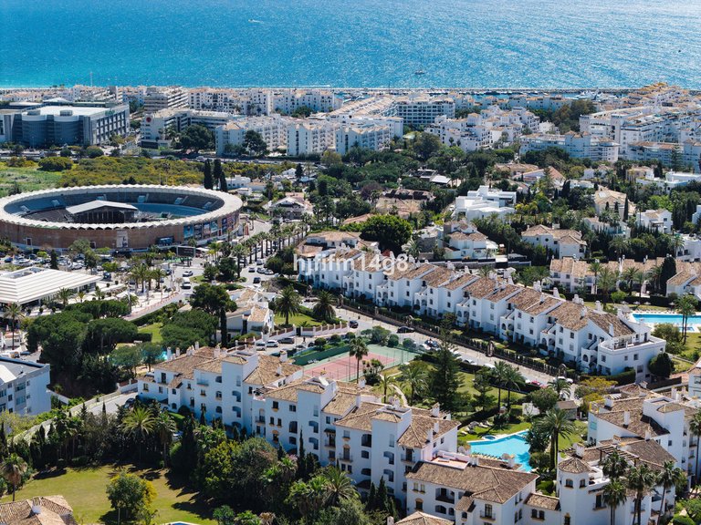 Apartment for Sale in Nueva Andalucía, Malaga 27