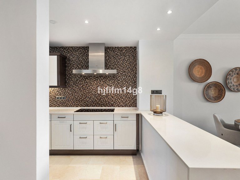 Apartment for Sale in Nueva Andalucía, Malaga 9