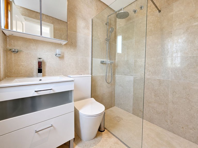 Villa for Sale in La Duquesa, Malaga 10