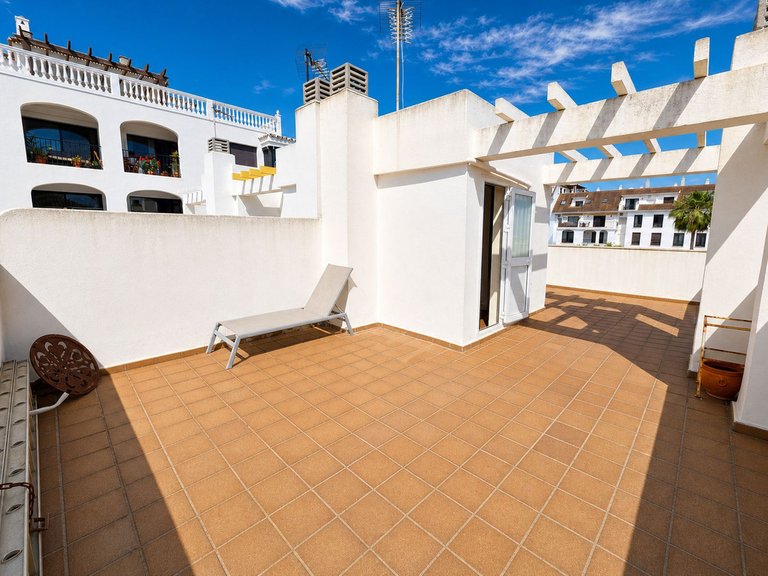 Villa for Sale in La Duquesa, Malaga 3