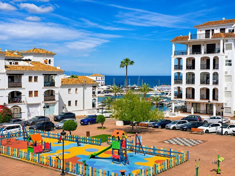 Villa for Sale in La Duquesa, Malaga 39