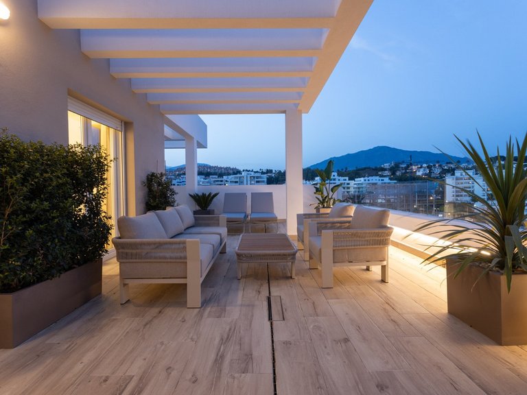 Apartment for Sale in Nueva Andalucía, Malaga 1